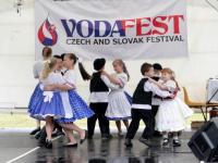 Children's folklore dance